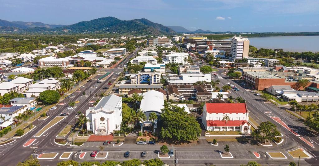 Heritage Cairns Hotel