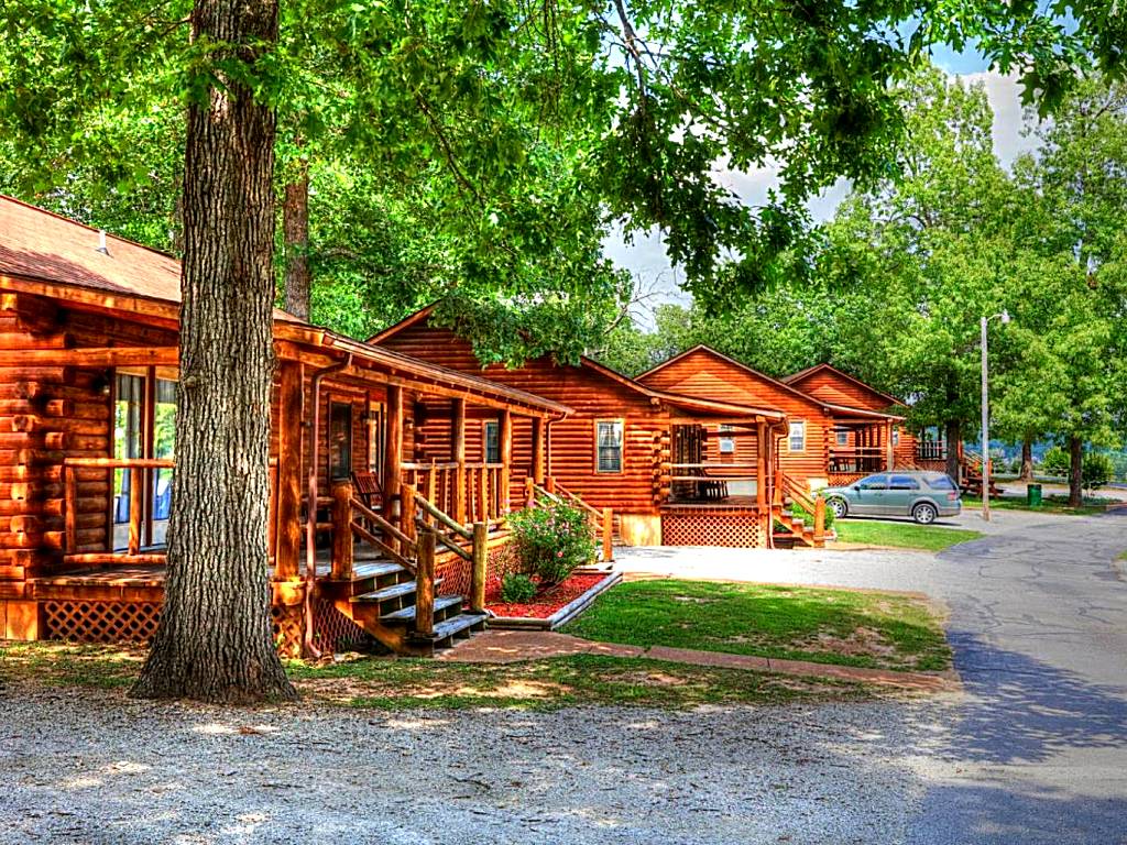 Crown Lake Resort & RV (Horseshoe Bend) 