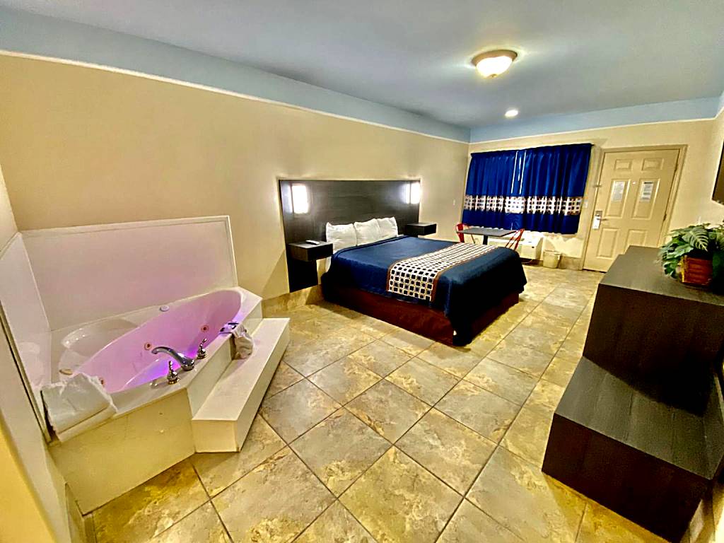 Texas Inn & Suites McAllen at La Plaza Mall and Airport: Honeymoon Suite (McAllen) 