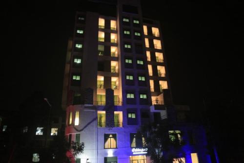 Golden Park Apartment Hotel