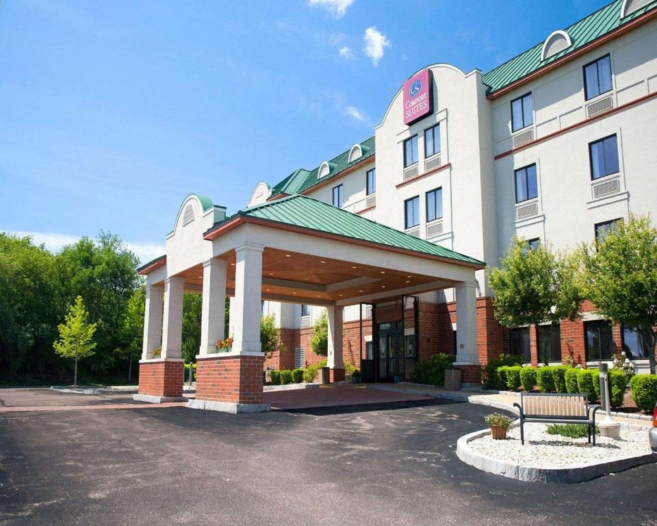 Comfort Suites West Warwick - Providence