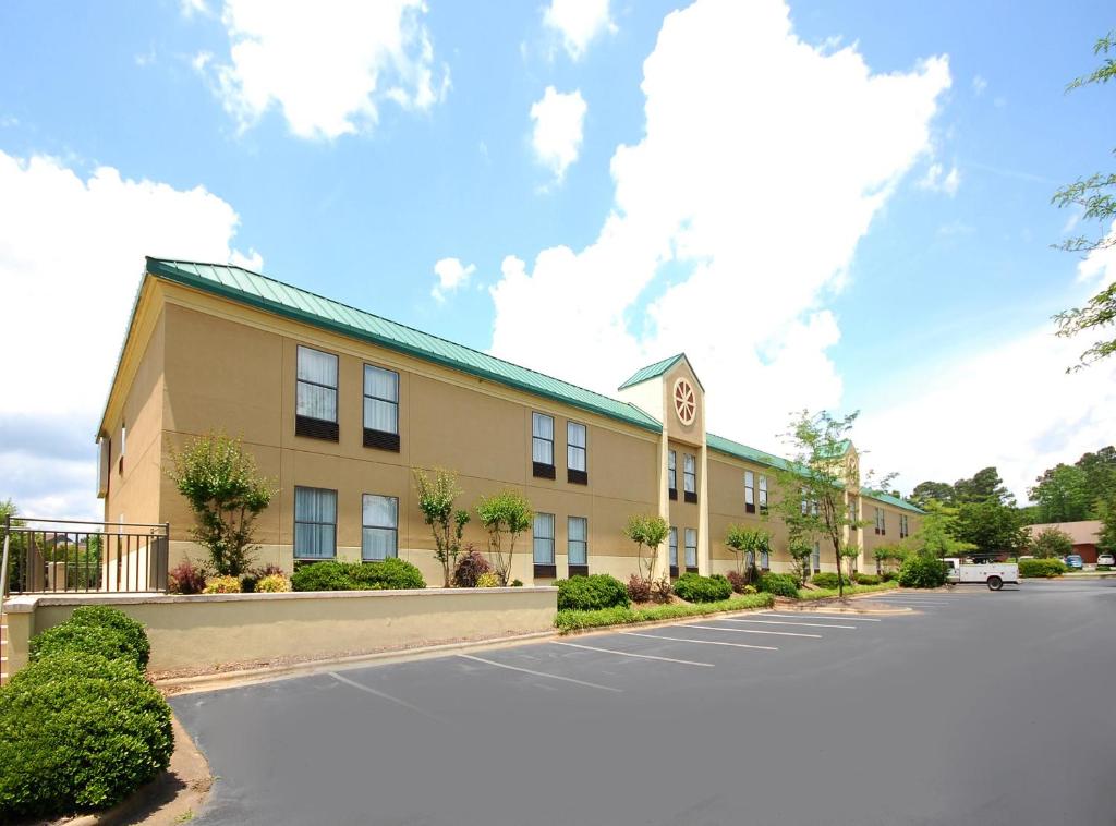 Best Western Plus Edison Inn