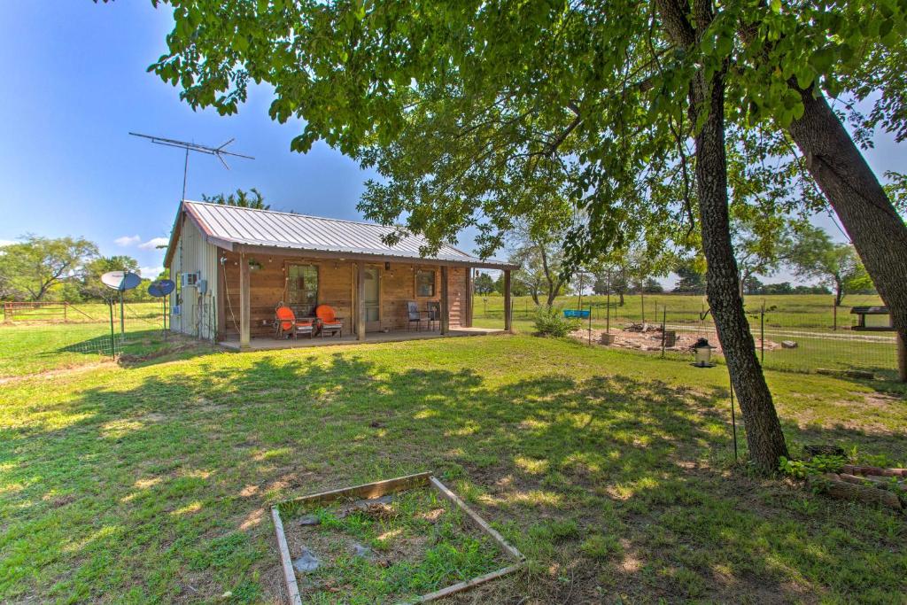 Texas Cabin on 130 Acres Walk to Lake Ray Roberts