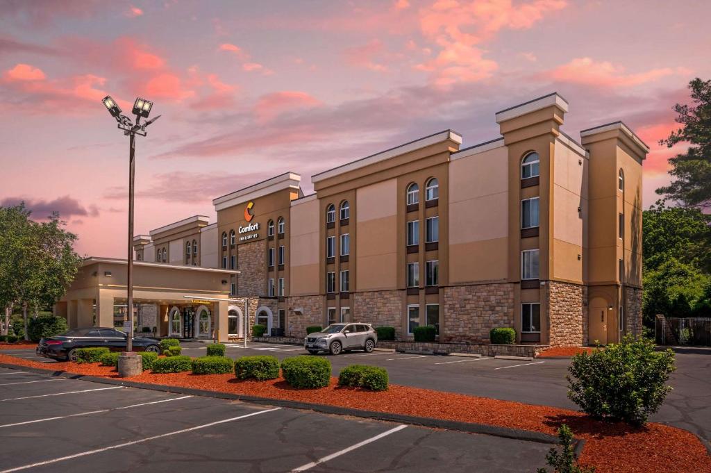 Comfort Inn & Suites East Hartford - Hartford