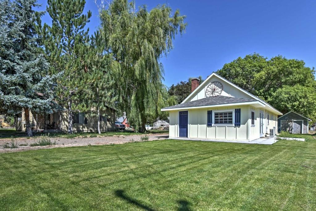 Historic Albion Mountain Cottage on Quiet Street!