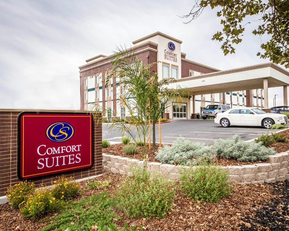 Comfort Suites Woodland - Sacramento Airport