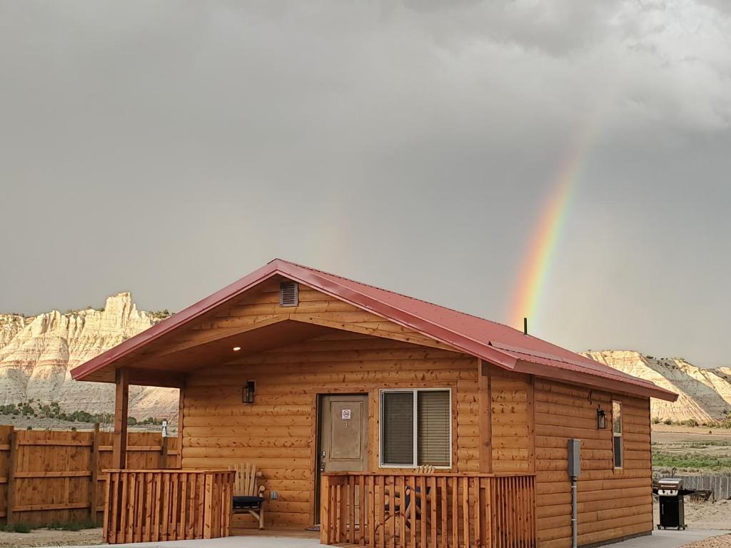 Log Cottages at Bryce Canyon #3