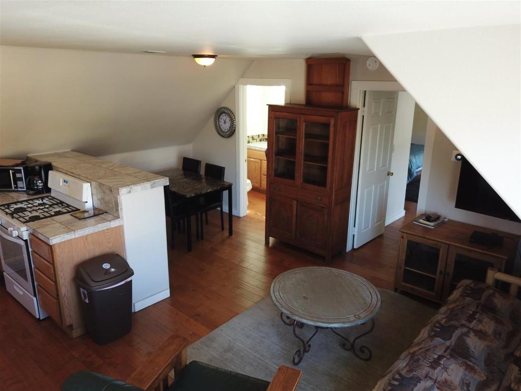 Rainbow Ridge B - 1BR/1BA