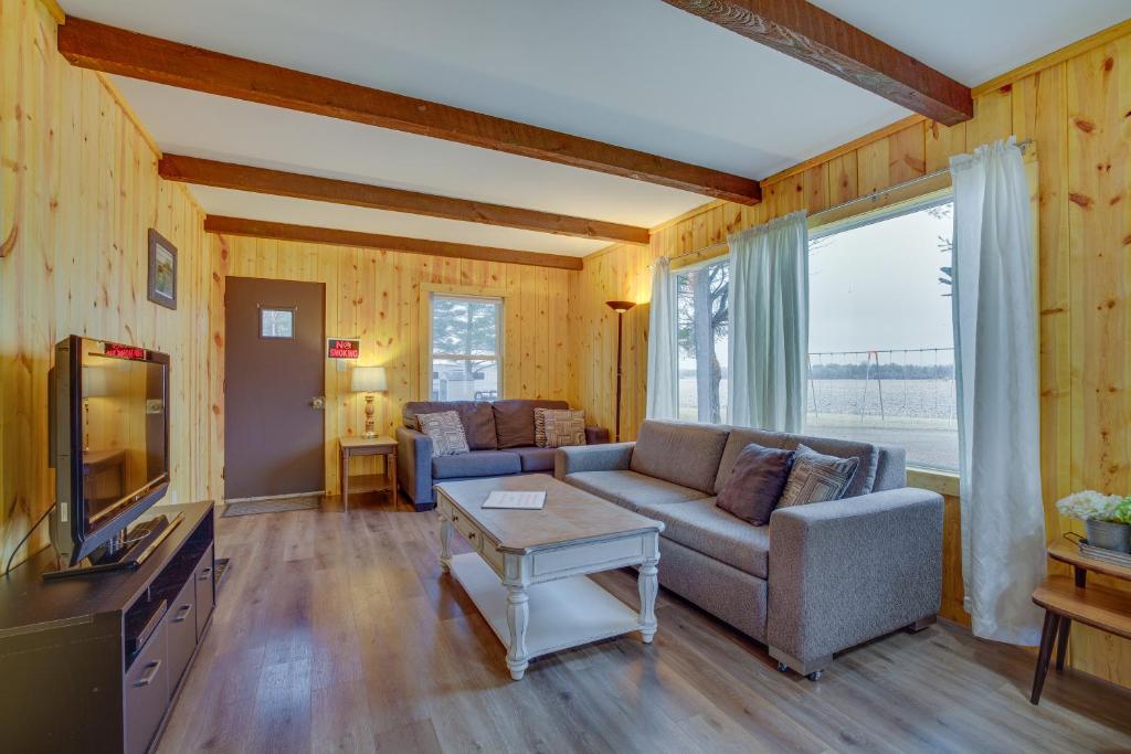 Pet-Friendly Cabin Retreat Wisconsin River Access